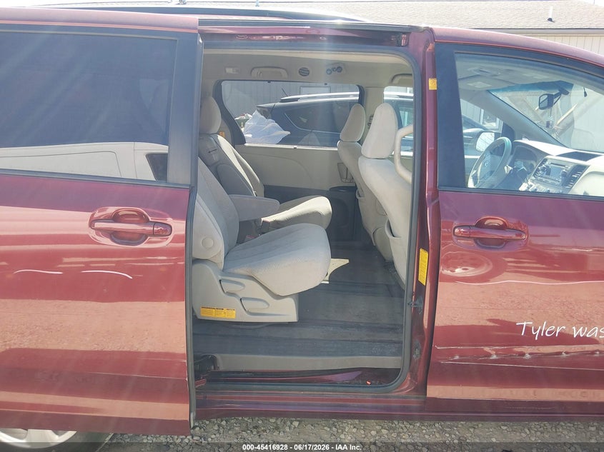 2011 Toyota Sienna VIN 5TDKK3DC1BS086766 IAAI salvage auction — FRONT & REAR, Salvage (Ohio), sold $2,850 on 2026-07-08 (photo 8)