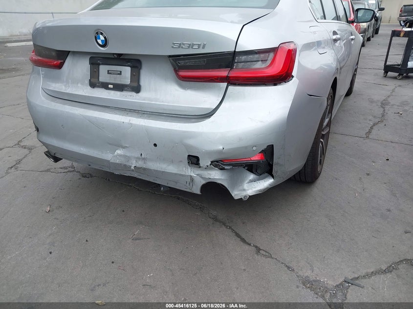 2019 BMW 3er VIN WBA5R1C59KAK09790 IAAI salvage auction — REAR END, Salvage Title, sold $9,400 on 2026-07-29 (photo 6)