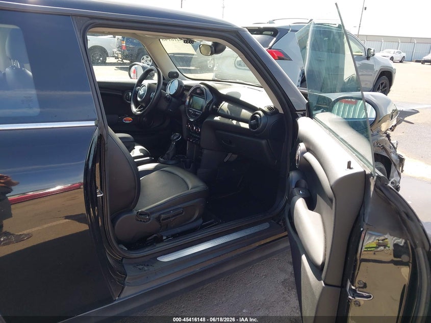2017 Mini Cooper VIN WMWXP5C38H2D16873 IAAI salvage auction — RIGHT FRONT, Wait Title, sold $850 on 2026-09-15 (photo 5)