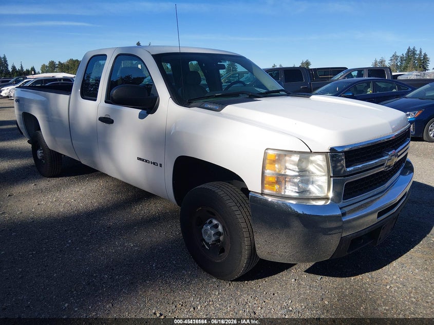 2008 Chevrolet Silverado 2500 VIN 1GCHK29K48E178974 — IAAI salvage auction photo