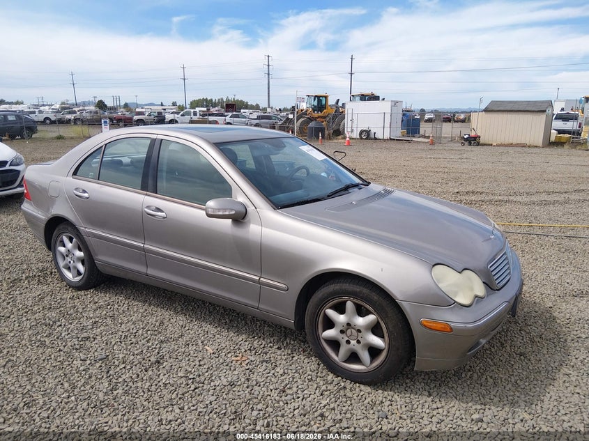 2003 Mercedes-benz C class VIN WDBRF81JX3F383232 IAAI salvage auction — SIDE, Salvage (Oregon), sold $450 on 2026-08-10 (photo 1)