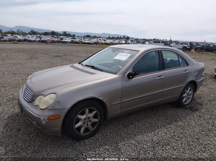 2003 Mercedes-benz C class VIN WDBRF81JX3F383232 IAAI salvage auction — SIDE, Salvage (Oregon), sold $450 on 2026-08-10 (photo 2)