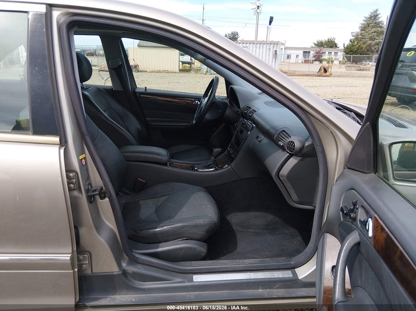 2003 Mercedes-benz C class VIN WDBRF81JX3F383232 IAAI salvage auction — SIDE, Salvage (Oregon), sold $450 on 2026-08-10 (photo 5)