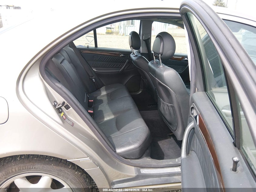 2003 Mercedes-benz C class VIN WDBRF81JX3F383232 IAAI salvage auction — SIDE, Salvage (Oregon), sold $450 on 2026-08-10 (photo 8)