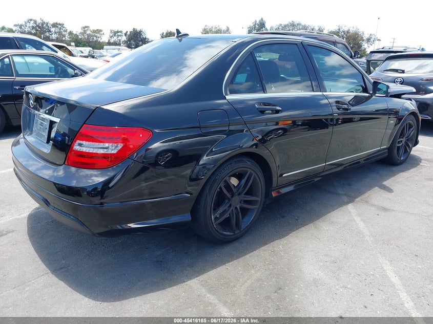 2012 Mercedes-benz C-klasse VIN WDDGF4HB3CF853428 IAAI salvage auction — NORMAL WEAR, Salvage (California), sold $500 on 2026-07-30 (photo 4)