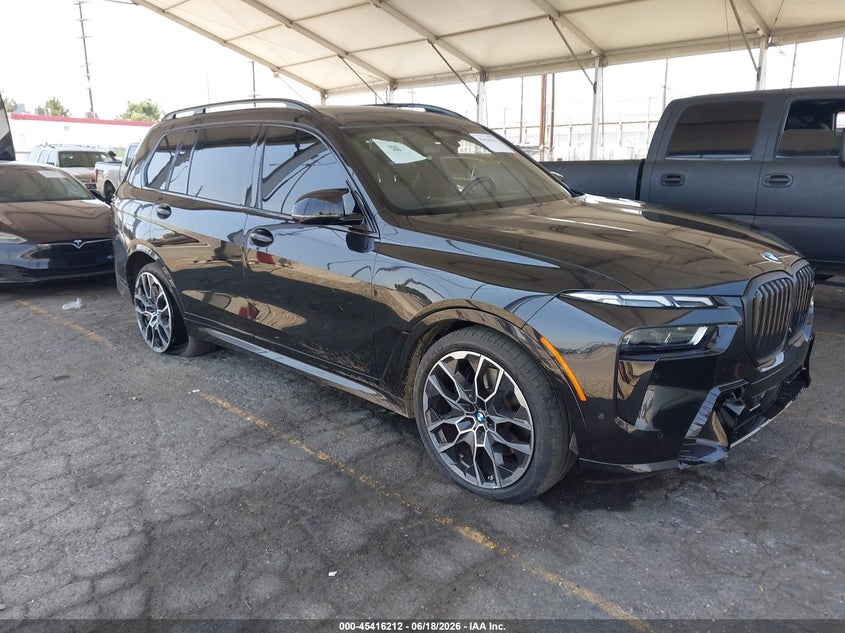2025 BMW X7 VIN 5UX33EM03S9X94002 — IAAI salvage auction photo