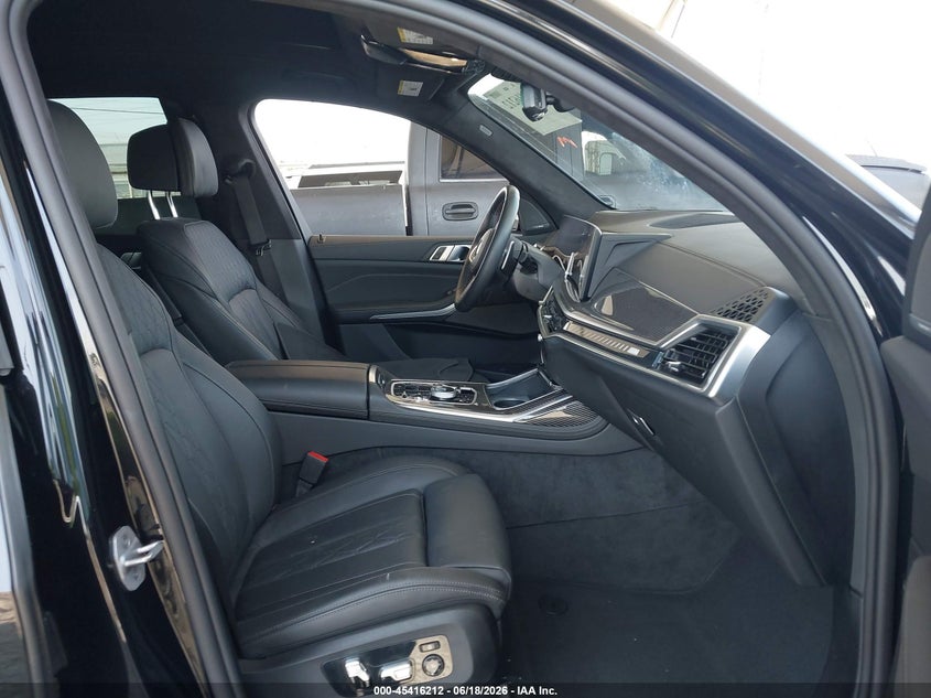 2025 BMW X7 VIN 5UX33EM03S9X94002 IAAI salvage auction — FRONT END, Salvage Title, sold $46,050 on 2026-09-08 (photo 5)