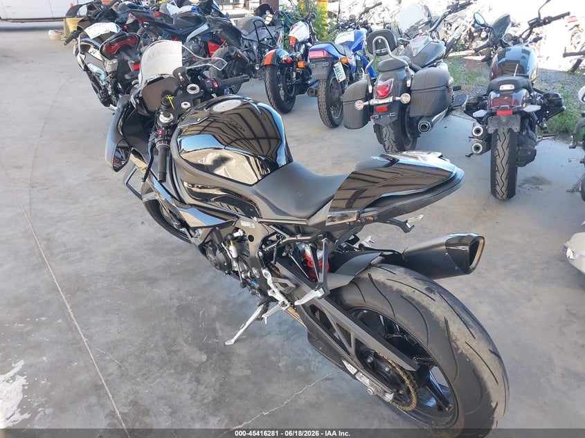 2026 BMW S 1000 VIN WB10P2302T6M21090 IAAI salvage auction — SIDE, Salvage Title, sold $16,000 on 2026-08-11 (photo 3)