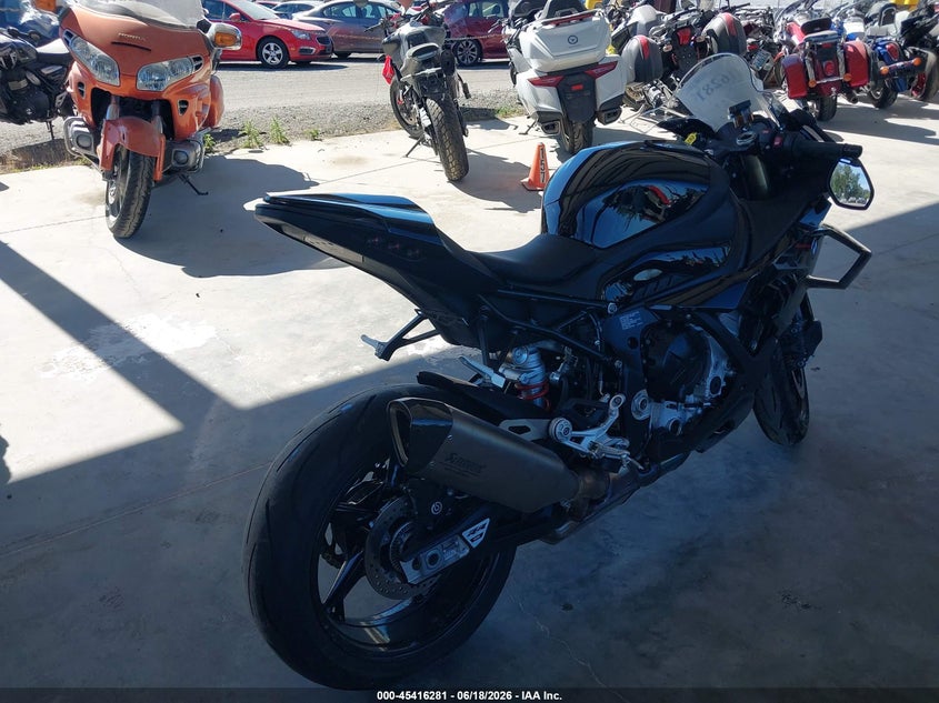 2026 BMW S 1000 VIN WB10P2302T6M21090 IAAI salvage auction — SIDE, Salvage Title, sold $16,000 on 2026-08-11 (photo 4)