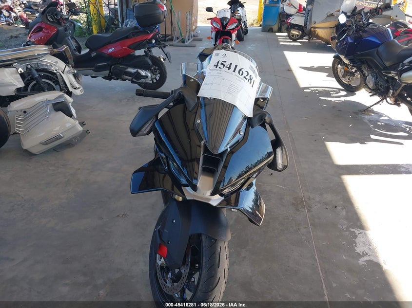 2026 BMW S 1000 VIN WB10P2302T6M21090 IAAI salvage auction — SIDE, Salvage Title, sold $16,000 on 2026-08-11 (photo 5)