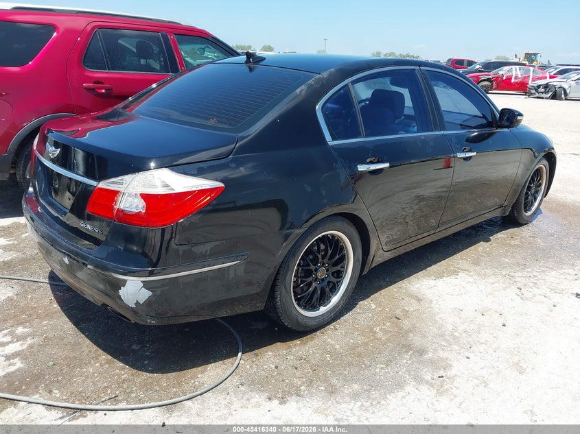2009 Hyundai Genesis VIN KMHGC46E69U032873 IAAI salvage auction — HAIL, Original (Texas), sold $425 on 2026-07-13 (photo 4)