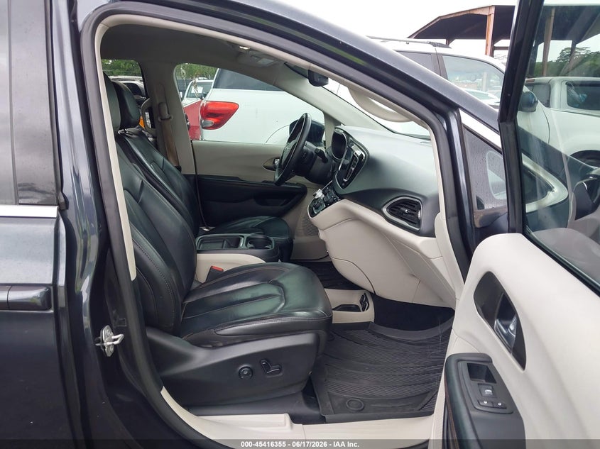 2020 Chrysler Pacifica VIN 2C4RC1BG2LR223911 IAAI salvage auction — REAR END, Salvage Title, sold $3,000 on 2026-07-28 (photo 5)