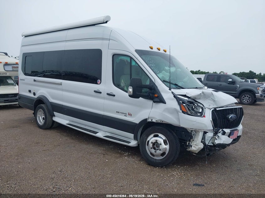 2022 Ford VIN 1FDRU8UG1NKA09685 IAAI salvage auction — FRONT END, Rebuildable (Florida), sold $25,000 on 2026-07-28 (photo 1)