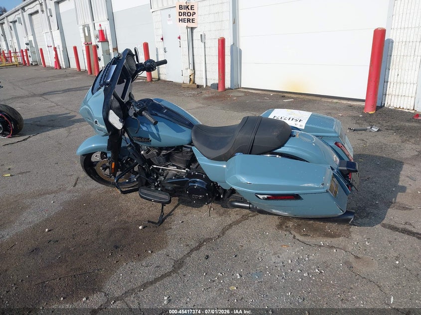2024 Harley-davidson Street glide VIN 1HD1KB712RB607719 IAAI salvage auction — FRONT & REAR, Wait Title, sold $12,300 on 2026-09-15 (photo 9)