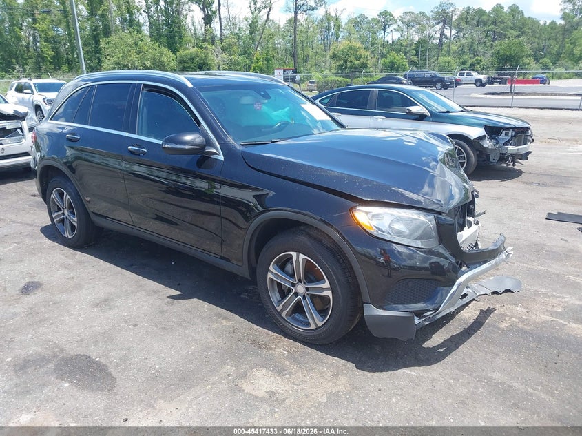 2017 Mercedes-benz Glc VIN WDC0G4JB4HF185062 IAAI salvage auction — FRONT END, Salvage Title, sold $3,300 on 2026-07-28 (photo 1)