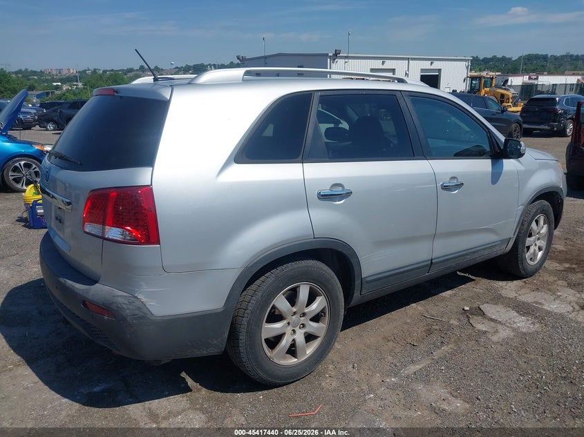 2013 Kia Sorento VIN 5XYKT4A61DG361845 IAAI salvage auction — RIGHT SIDE, Salvage (Pennsylvania), sold $1,150 on 2026-07-31 (photo 4)