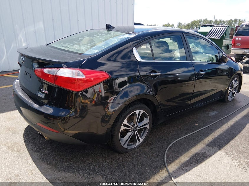 2015 Kia Forte VIN KNAFX4A82F5283625 IAAI salvage auction — SIDE, Salvage (South Carolina), sold $450 on 2026-07-26 (photo 4)