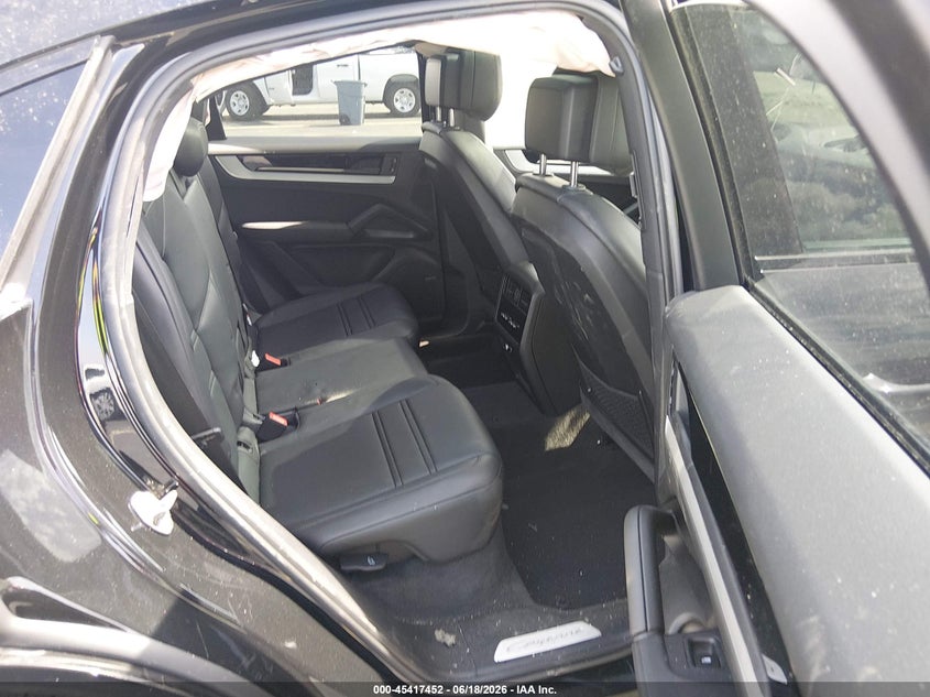 2025 Porsche Cayenne coupe VIN WP1BA2AYXSDA30851 IAAI salvage auction — FRONT END, Salvage Title, sold $18,000 on 2026-07-30 (photo 8)