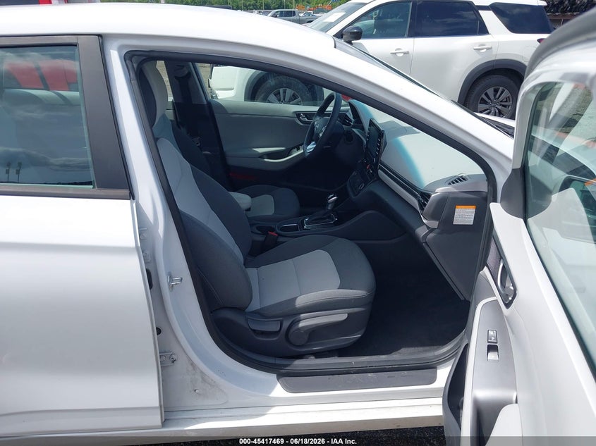 2020 Hyundai Ioniq hybrid VIN KMHC65LCXLU232063 IAAI salvage auction — NORMAL WEAR, Sf97 (Ohio), sold $7,850 on 2026-08-12 (photo 5)