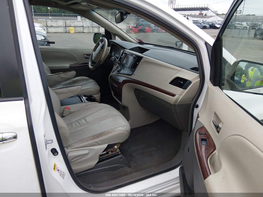 2011 Toyota Sienna VIN 5TDYK3DC3BS103576 IAAI salvage auction — FRONT END, Salvage (New Jersey), sold $700 on 2026-07-30 (photo 5)