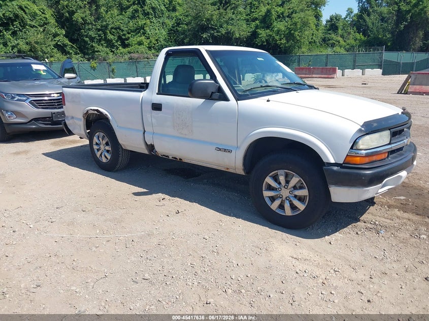 2002 Chevrolet S-10 VIN 1GCCS145228174319 — IAAI salvage auction photo