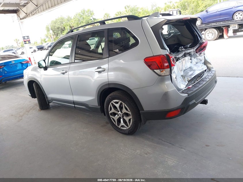 2019 Subaru Forester VIN JF2SKAEC4KH545457 IAAI salvage auction — REAR END, Rebuildable (Florida), sold $2,900 on 2026-07-15 (photo 3)