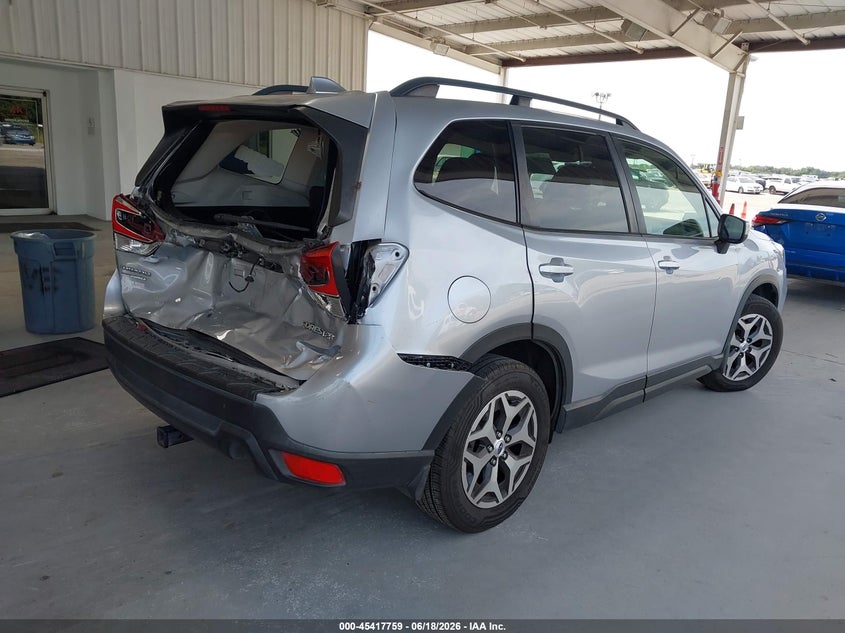 2019 Subaru Forester VIN JF2SKAEC4KH545457 IAAI salvage auction — REAR END, Rebuildable (Florida), sold $2,900 on 2026-07-15 (photo 4)