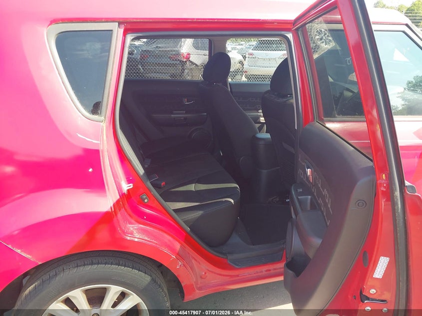 2013 Kia Soul VIN KNDJT2A67D7484644 IAAI salvage auction — SIDE, Salvage (Connecticut), sold $425 on 2026-07-09 (photo 8)