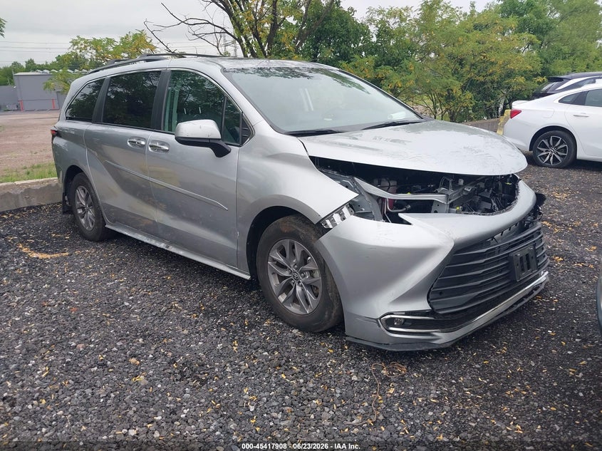 2024 Toyota Sienna VIN 5TDJSKFC0RS122430 IAAI salvage auction — FRONT END, Salvage Title, sold $525 on 2026-07-21 (photo 1)