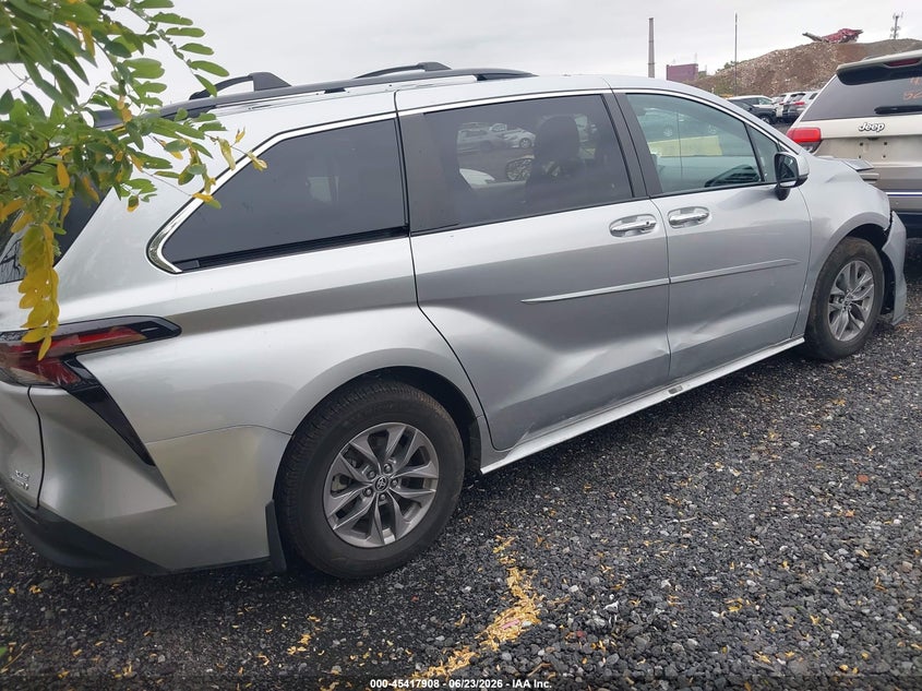 2024 Toyota Sienna VIN 5TDJSKFC0RS122430 IAAI salvage auction — FRONT END, Salvage Title, sold $525 on 2026-07-21 (photo 4)