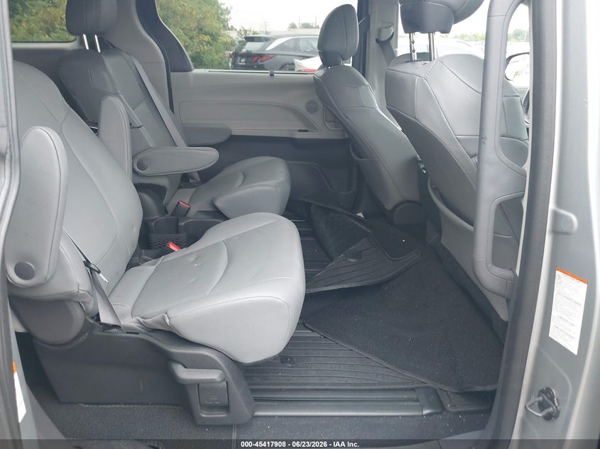 2024 Toyota Sienna VIN 5TDJSKFC0RS122430 IAAI salvage auction — FRONT END, Salvage Title, sold $525 on 2026-07-21 (photo 8)