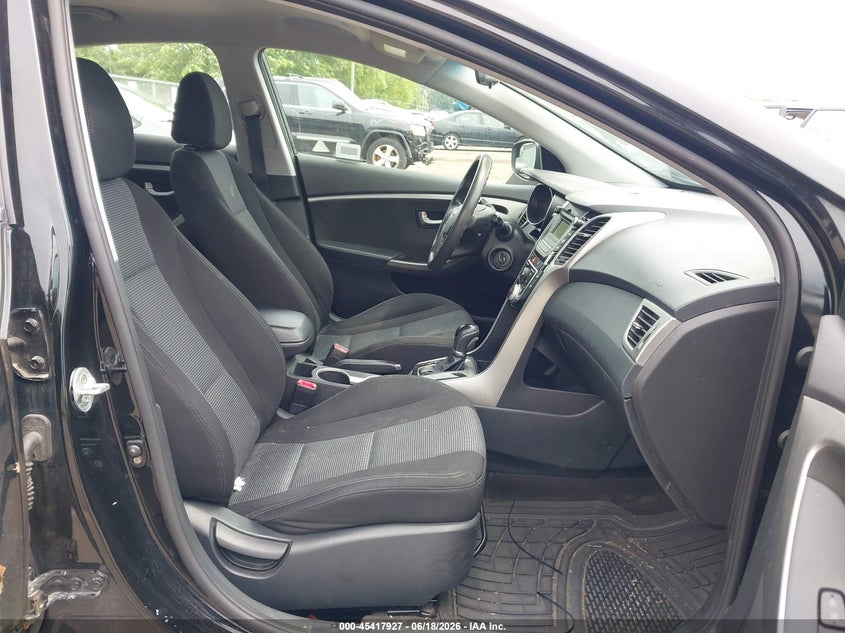 2017 Hyundai Elantra VIN KMHD35LHXHU364224 IAAI salvage auction — RIGHT SIDE, Salvage (New Jersey), sold $775 on 2026-07-27 (photo 5)