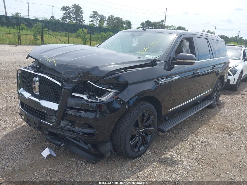 2024 Lincoln Navigator VIN 5LMJJ3LG1REL10453 IAAI salvage auction — FRONT & REAR, Salvage Title, sold $16,600 on 2026-09-28 (photo 2)