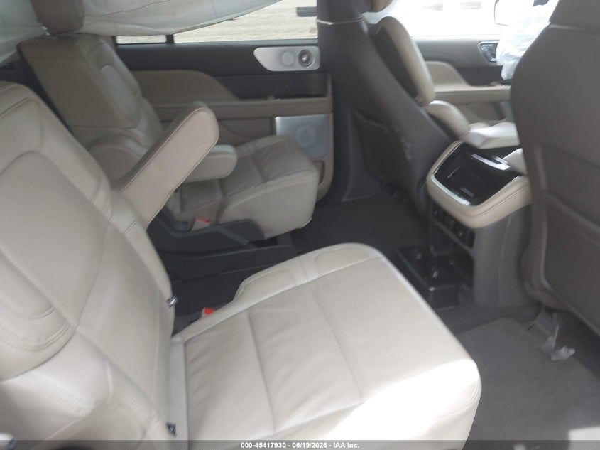 2024 Lincoln Navigator VIN 5LMJJ3LG1REL10453 IAAI salvage auction — FRONT & REAR, Salvage Title, sold $16,600 on 2026-09-28 (photo 8)