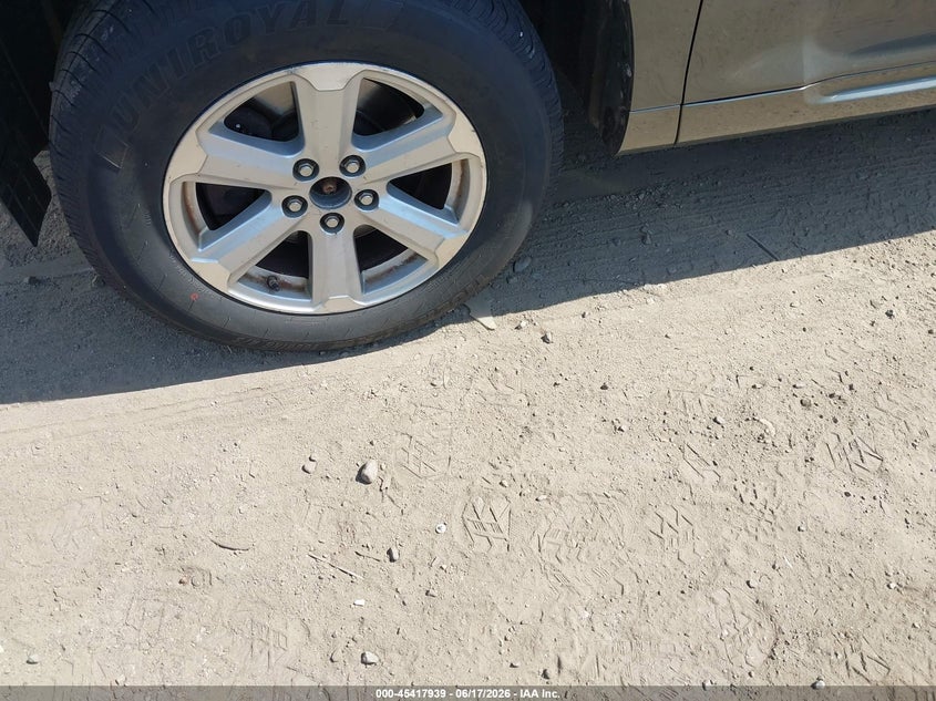 2010 Toyota Highlander VIN JTEBK3EH3A2162516 IAAI salvage auction — NORMAL WEAR, Clear (Massachusetts), sold $2,350 on 2026-07-07 (photo 6)
