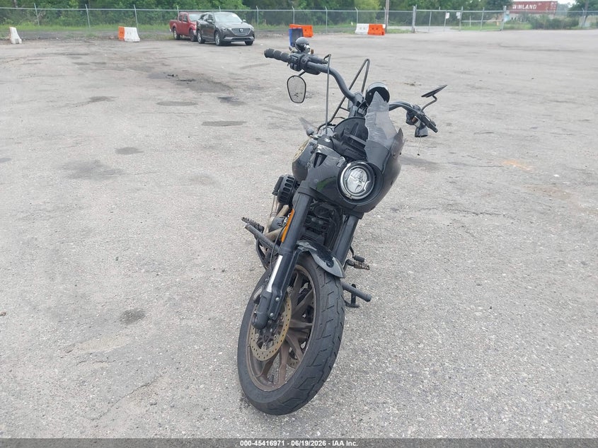 2023 Harley-davidson Low rider VIN 1HD1YWZ10PB066122 IAAI salvage auction — FRONT & REAR, Rebuildable (Florida), sold $2,200 on 2026-07-28 (photo 5)