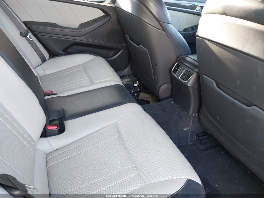 2019 Genesis G80 VIN KMTFN4JB5KU322620 IAAI salvage auction — REAR END, Salvage Title, sold $9,500 on 2026-08-24 (photo 8)
