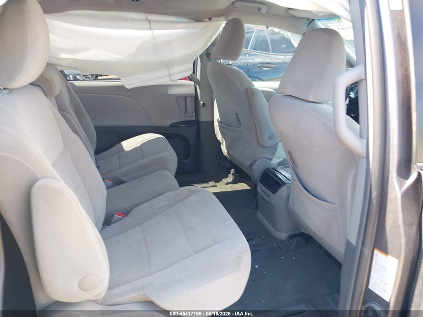 2017 Toyota Sienna VIN 5TDKZ3DC9HS852733 IAAI salvage auction — FRONT END, Salvage (Ohio), sold $825 on 2026-07-21 (photo 8)