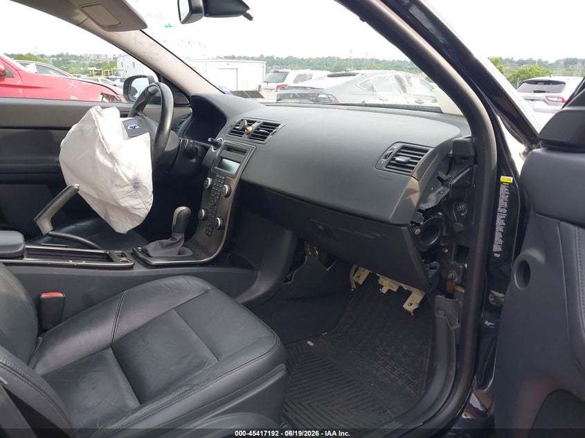 2010 Volvo S40 VIN YV1672MHXA2498838 IAAI salvage auction — FRONT END, Salvage (Pennsylvania), sold $650 on 2026-07-24 (photo 5)