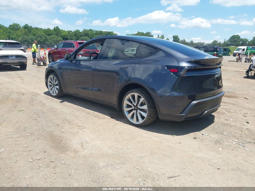 2026 Tesla Model y VIN 7SAYGDEE6TA475829 IAAI salvage auction — RIGHT SIDE, Salvage (Tennessee), sold $26,200 on 2026-07-15 (photo 3)