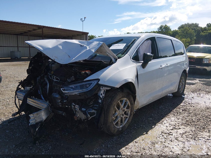 2025 Chrysler Pacifica VIN 2C4RC1BG2SR577071 IAAI salvage auction — FRONT END, Wait Title, sold $1,300 on 2026-08-26 (photo 2)