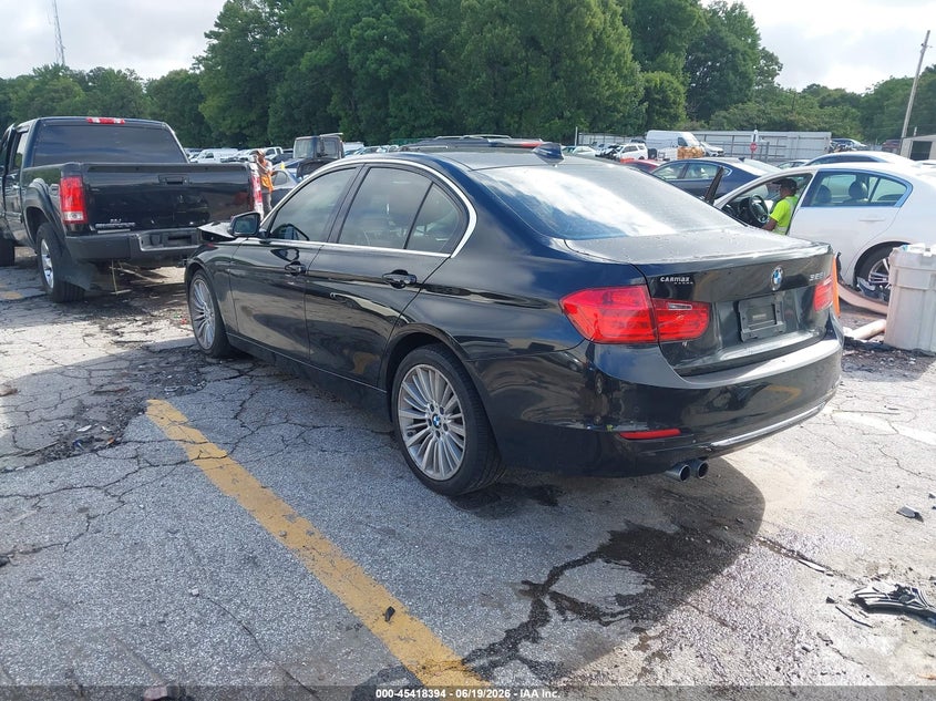 2014 BMW 3er VIN WBA3A5G53ENP31943 IAAI salvage auction — LEFT FRONT, Salvage Title, sold $1,200 on 2026-08-19 (photo 3)