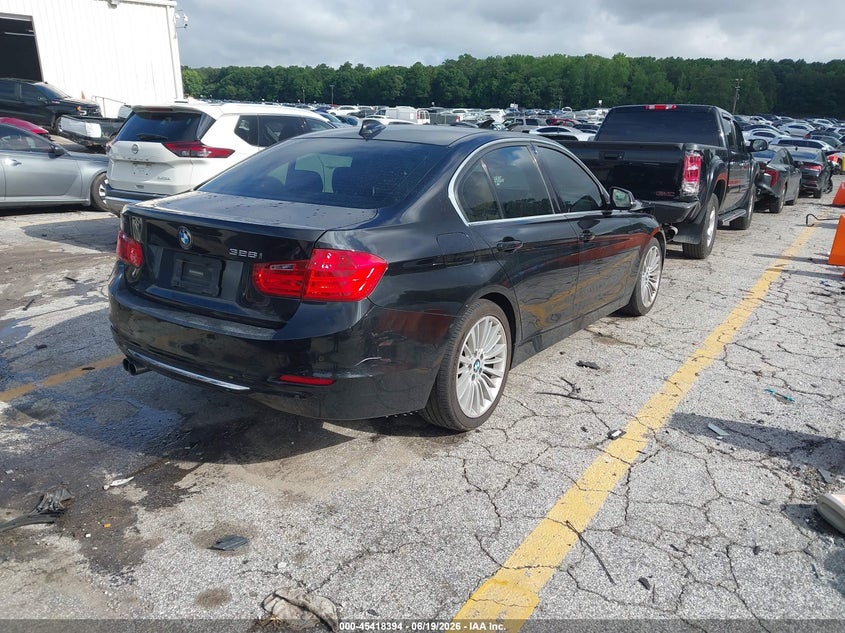 2014 BMW 3er VIN WBA3A5G53ENP31943 IAAI salvage auction — LEFT FRONT, Salvage Title, sold $1,200 on 2026-08-19 (photo 4)