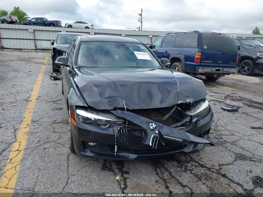 2014 BMW 3er VIN WBA3A5G53ENP31943 IAAI salvage auction — LEFT FRONT, Salvage Title, sold $1,200 on 2026-08-19 (photo 6)