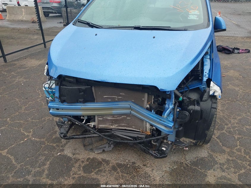 2014 Chevrolet Spark VIN KL8CB6S99EC415077 IAAI salvage auction — FRONT END, Salvage (Connecticut), sold $450 on 2026-07-30 (photo 6)