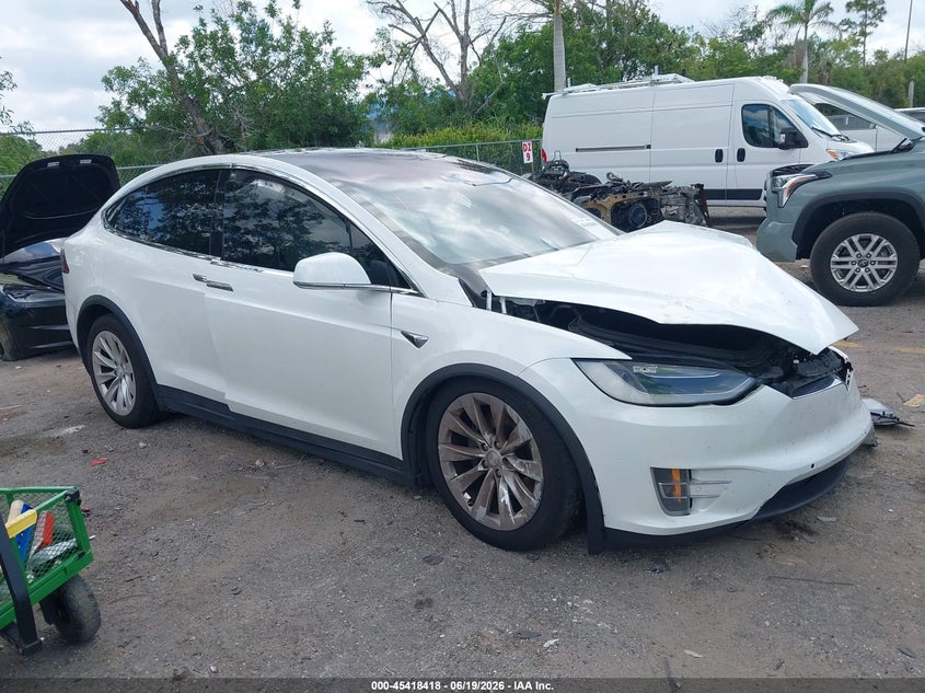 2017 Tesla Model x VIN 5YJXCDE22HF065727 IAAI salvage auction — FRONT END, Salvage Title, sold $3,950 on 2026-07-25 (photo 1)