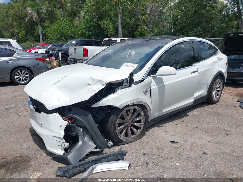 2017 Tesla Model x VIN 5YJXCDE22HF065727 IAAI salvage auction — FRONT END, Salvage Title, sold $3,950 on 2026-07-25 (photo 2)