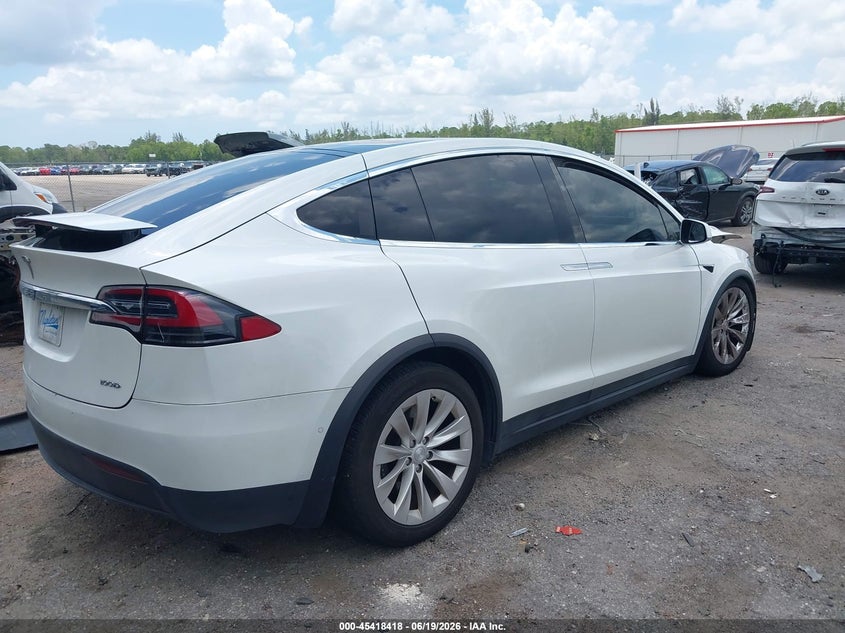 2017 Tesla Model x VIN 5YJXCDE22HF065727 IAAI salvage auction — FRONT END, Salvage Title, sold $3,950 on 2026-07-25 (photo 4)