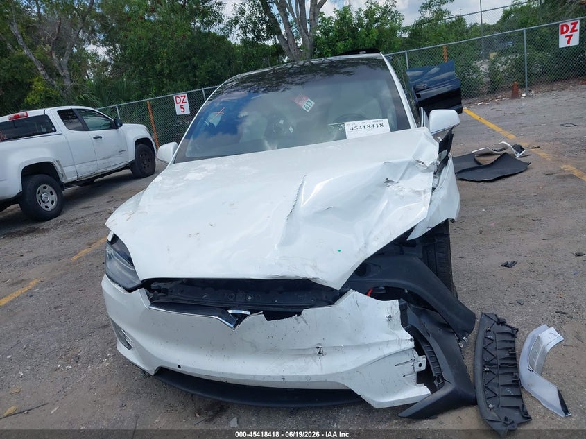 2017 Tesla Model x VIN 5YJXCDE22HF065727 IAAI salvage auction — FRONT END, Salvage Title, sold $3,950 on 2026-07-25 (photo 6)