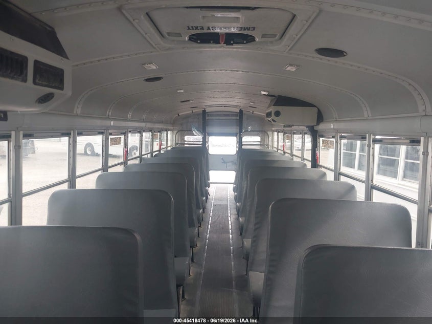 2013 Thomas Transit bus VIN 1T88S2E23D1155238 IAAI salvage auction — SIDE, Sf97 (Texas), sold $16,950 on 2026-08-04 (photo 5)